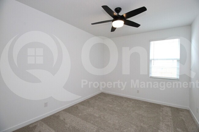 Building Photo - 23097 E Saddle Way
