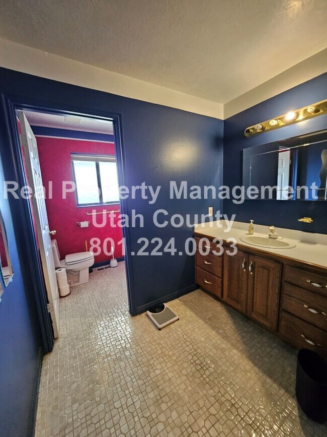 Building Photo - Elk Ridge Home with Unobstructed Valley Views