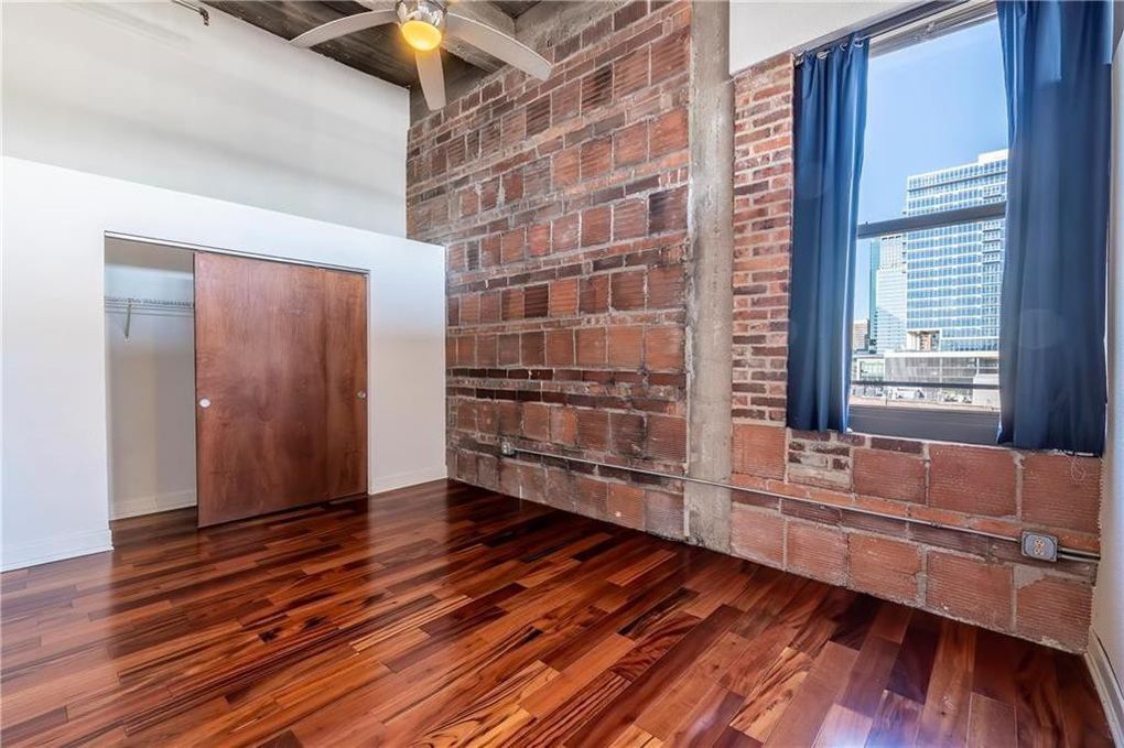 Loft Style Bedroom - 1535 Walnut St Unit 701