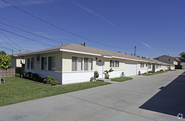 8626 - 8650 Watson St - 8626-8650 Watson St
