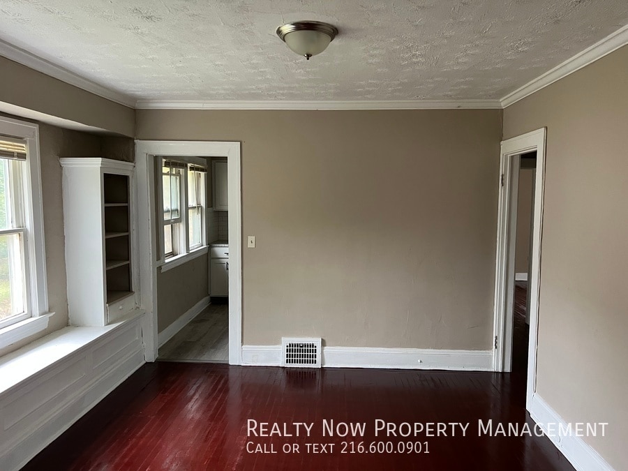 Building Photo - 3346 Desota Ave