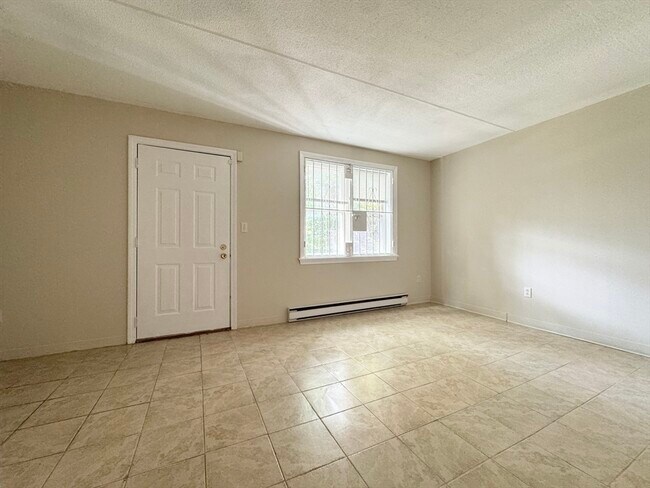 Building Photo - 48 Ellingwood St