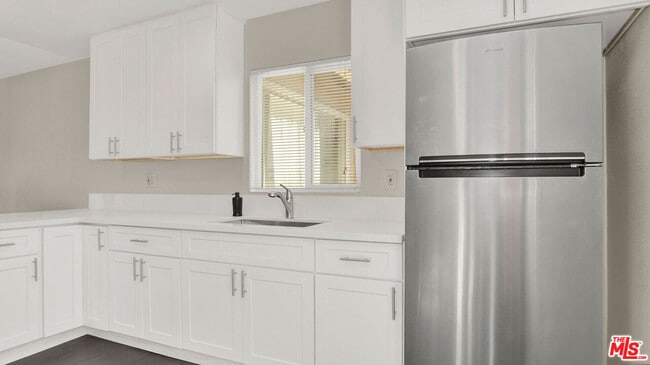 Building Photo - 10422 El Rancho Dr