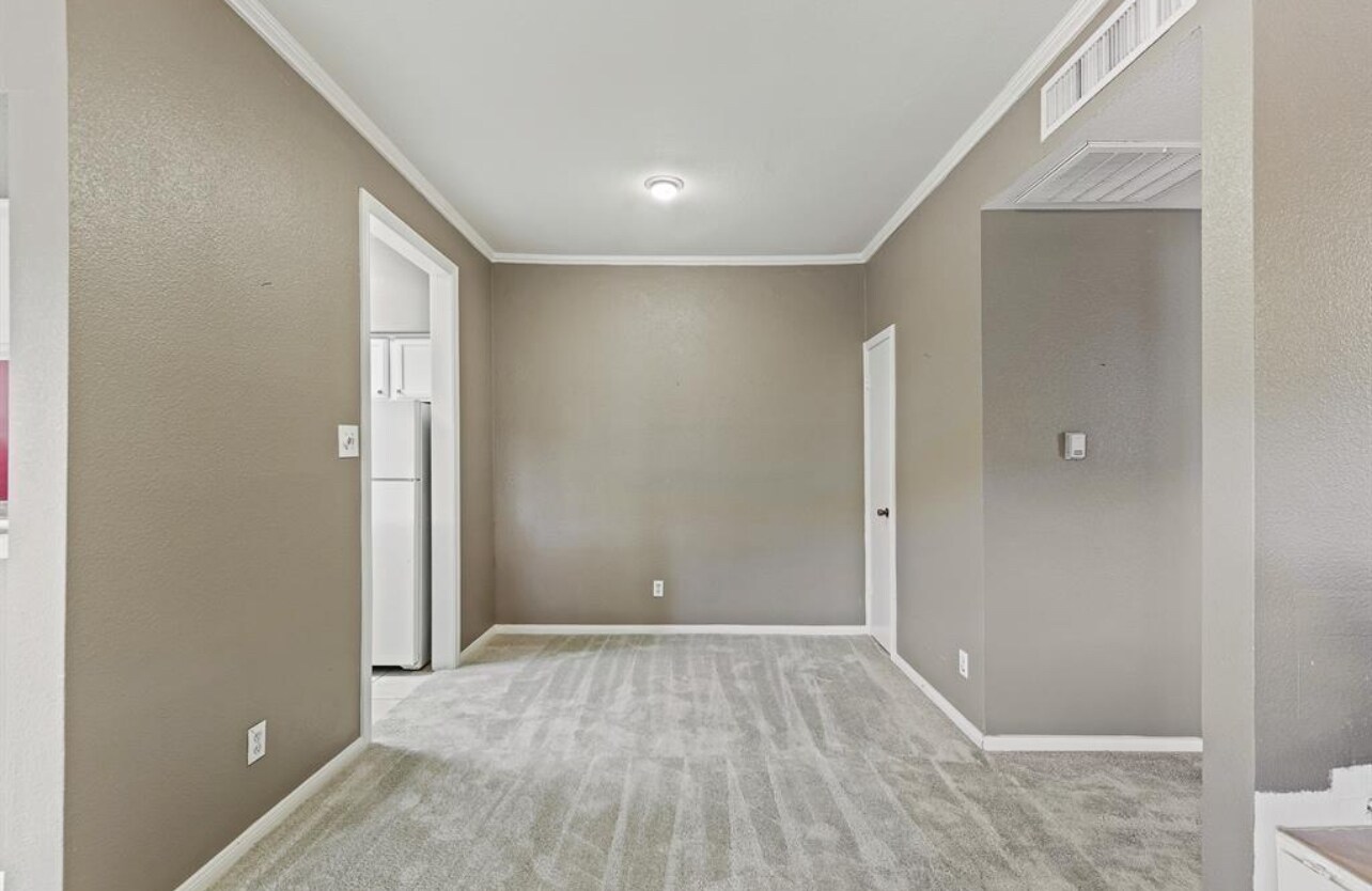 Building Photo - 726 Bering Dr