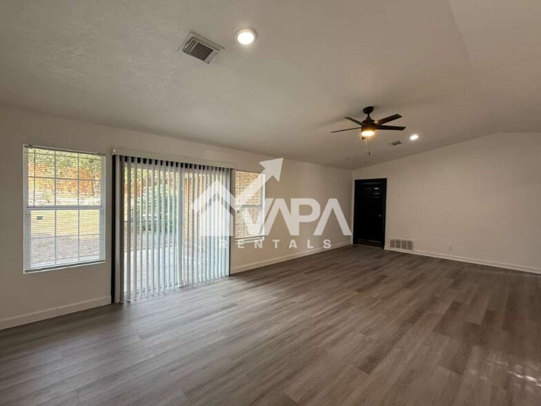 Building Photo - 5614 E Rolling Ridge Dr