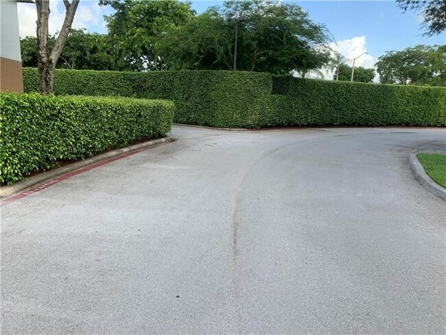Building Photo - 755 NW 92nd Ave