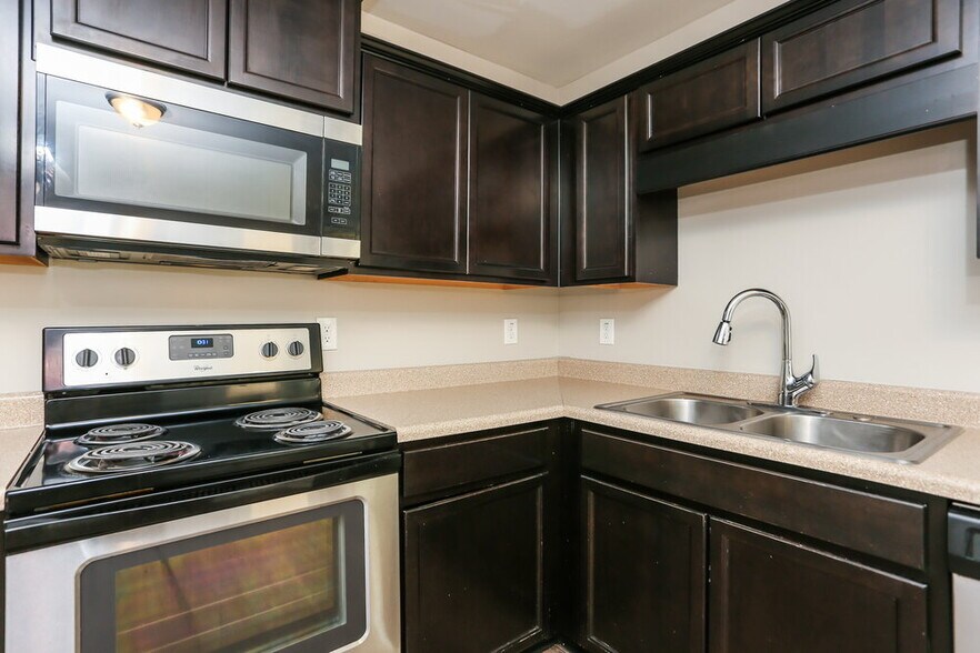 Building Photo - 113 Colony Park Ln