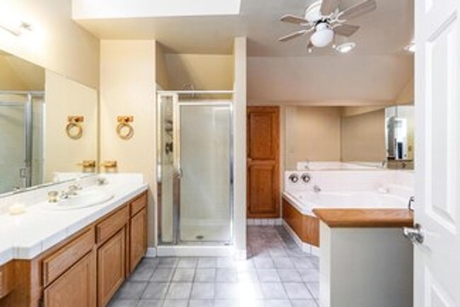 Building Photo - 3 Bedroom 2 Bathroom for Rent $2,400