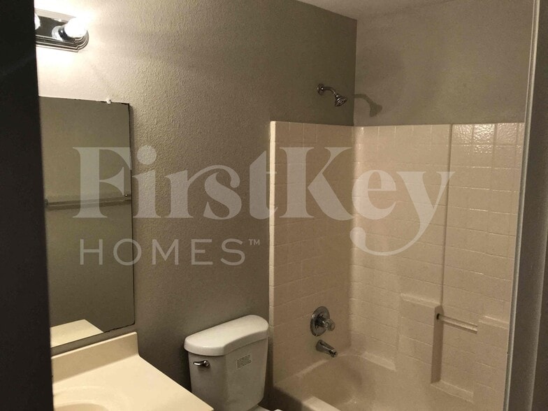 Building Photo - 3313 N 85th Ln