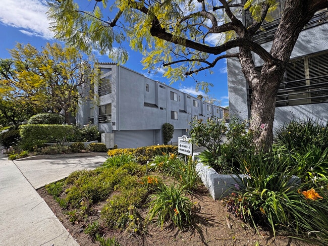 Building Photo - 311 E Glenarm St