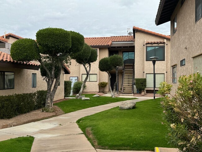 Building Photo - 2 BR Furnished Condo on the Colorado River with Utilities included