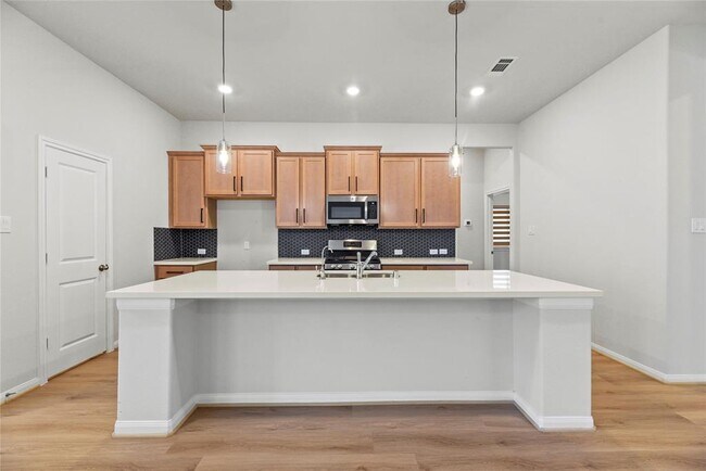 Building Photo - 839 Sarasota Shore Dr