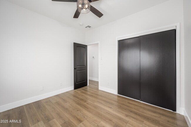Building Photo - 274 N Delaware St