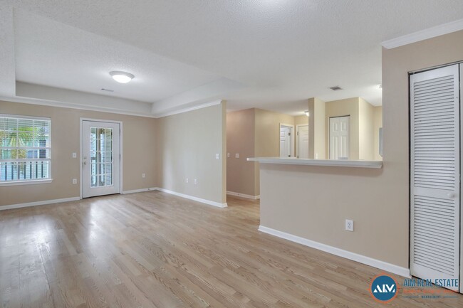 Building Photo - Charming Top-Floor Villa in The Reserve at...