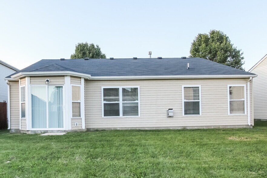 Building Photo - 10941 Minuteman Ct