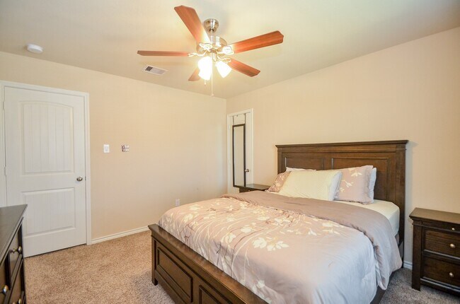 Building Photo - 9426 Barton Crossing Ln