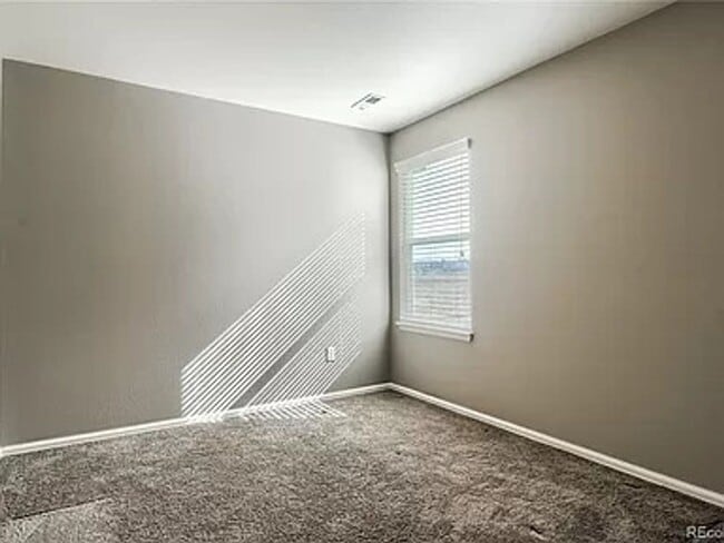 Building Photo - Incredible 4 bedroom home in Reunion.