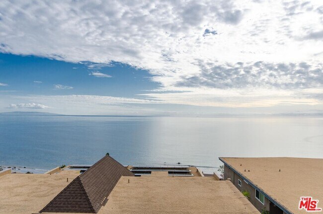 Building Photo - 18065 Coastline Dr