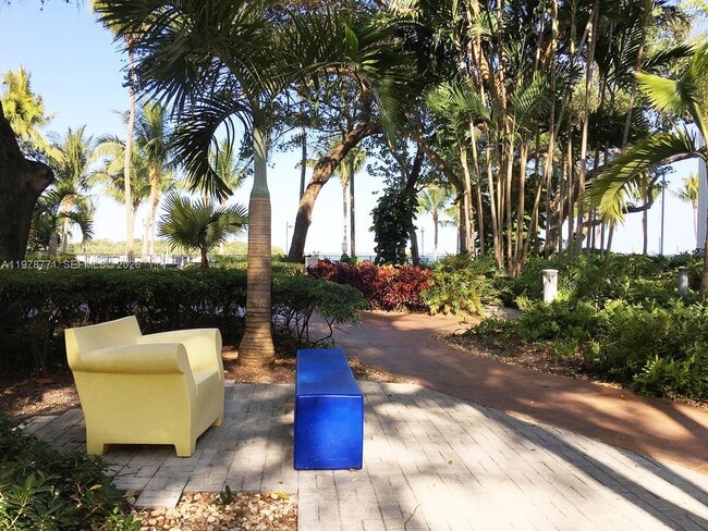 Building Photo - 650 NE 64th St