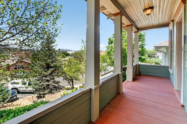 Building Photo - 3 Bedroom with Historical Charm Close to Square