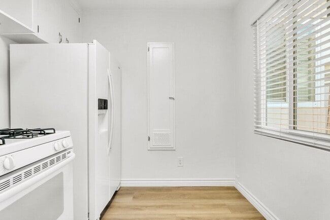 Building Photo - Diamond St Units