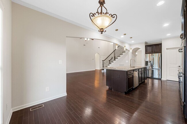 Building Photo - 4 Bedroom Pet Friendly Home For Rent!