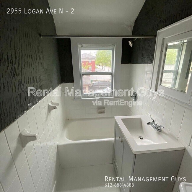 Building Photo - 2955 N Logan Ave