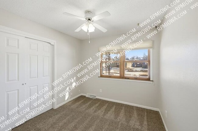 Building Photo - 3212 Ashwood Dr