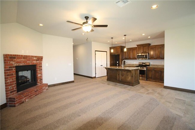 Building Photo - 13924 Northwood Village Dr