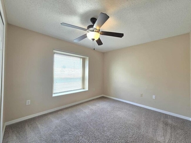 Building Photo - 696 Jessanda Cir
