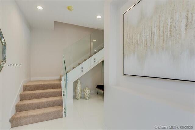 Building Photo - 696 NE 43rd St