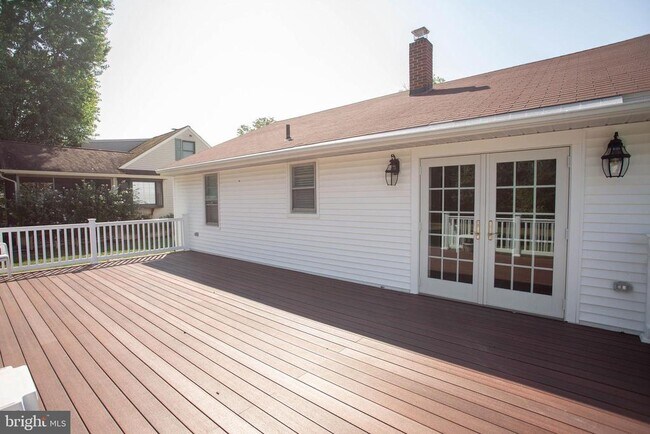 Building Photo - 196 Munger Ave