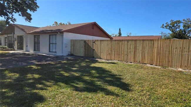 Building Photo - 8810 Covered Bridge Ct