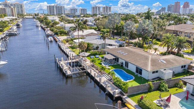 Building Photo - 2813 NE 29th St