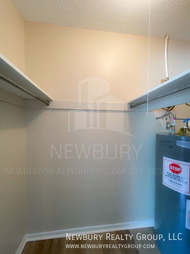 Building Photo - 19 Clearview Meadows
