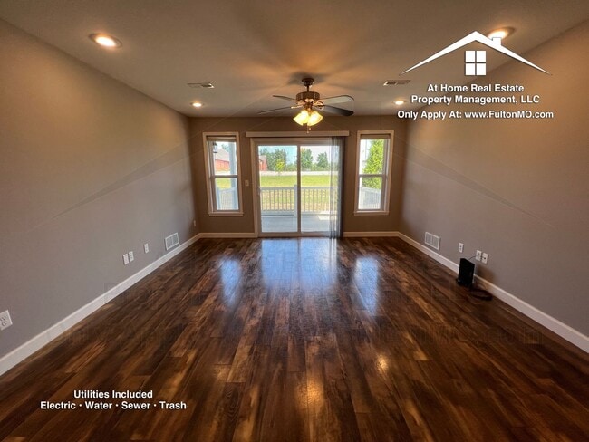 Building Photo - 301 E St Eunice Rd