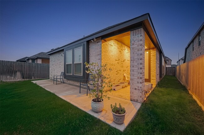 Building Photo - 126 Nightshade St