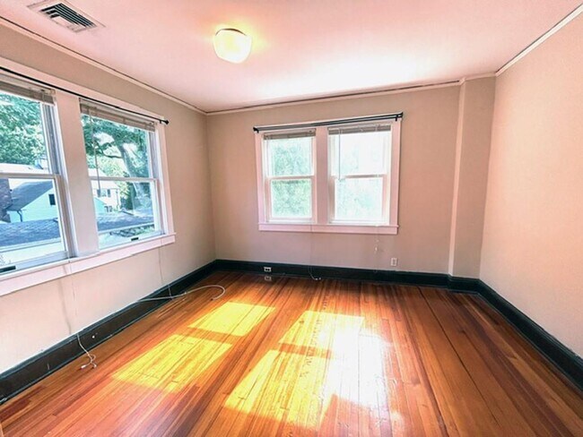 Building Photo - 26 N Eckar St