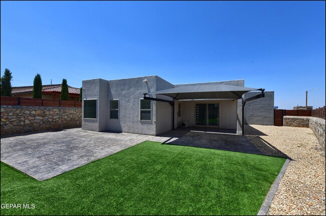 Building Photo - 218 Rutland Pl