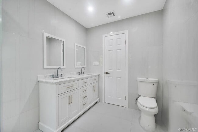 Building Photo - 26 Ravine Rd