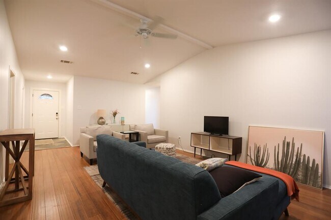 Building Photo - 12315 Wycliff Ln