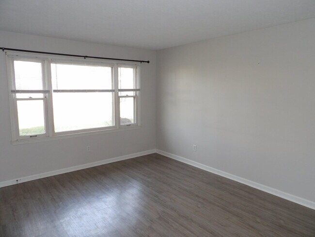 Building Photo - 114 Potomac Ct