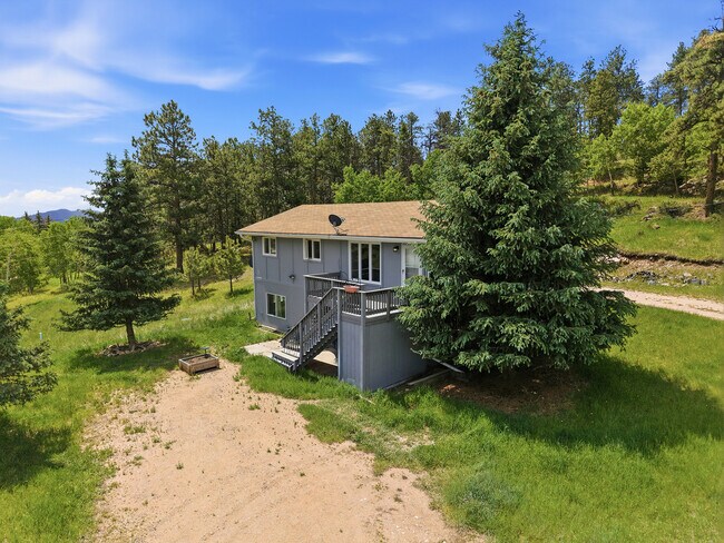 Building Photo - 836 Sleepy Hollow Dr