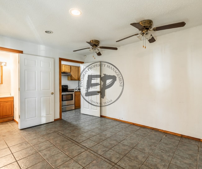 Building Photo - 113 County Rd 1604