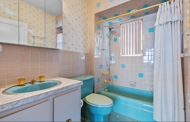 Building Photo - 53 Windsor St