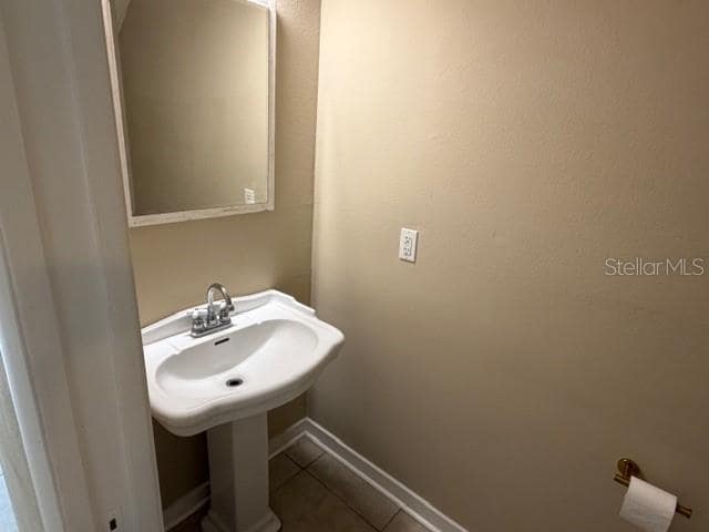 Building Photo - 140 Douglas Rd W