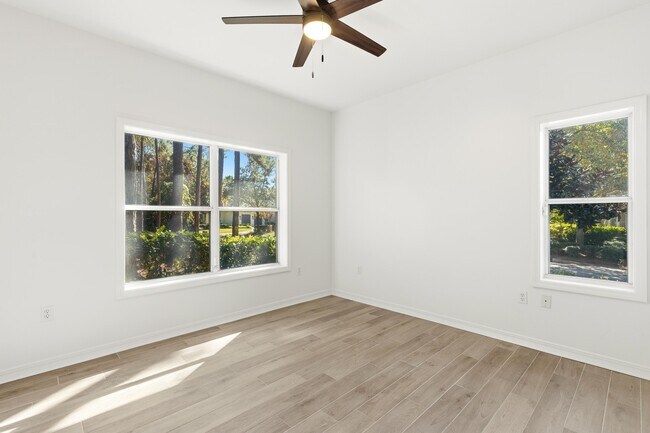 Building Photo - 2928 Pine Valley Dr