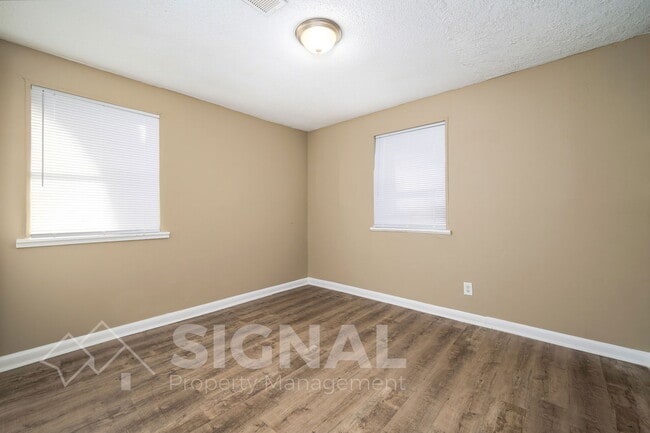 Building Photo - 1337 Woodward Rd