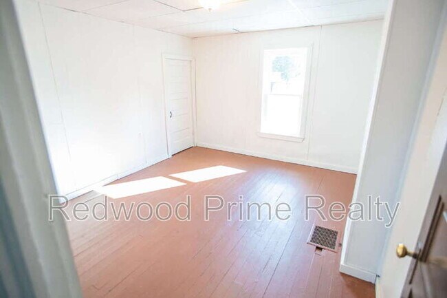 Building Photo - 901 Coleman Avenue