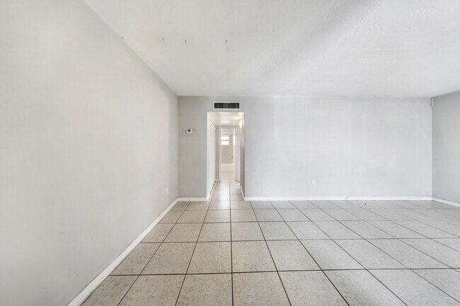 Building Photo - 801 Meridian Ave